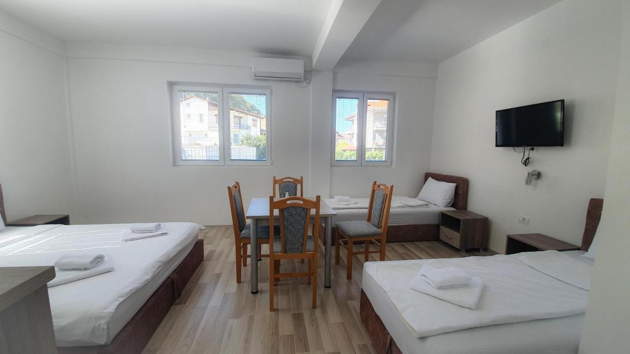 אוהריד Villa Frasoro מראה חיצוני תמונה